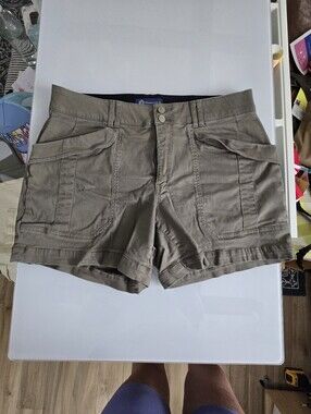 Democracy "Ab"solution Olive Cargo Shorts with Front Pockets